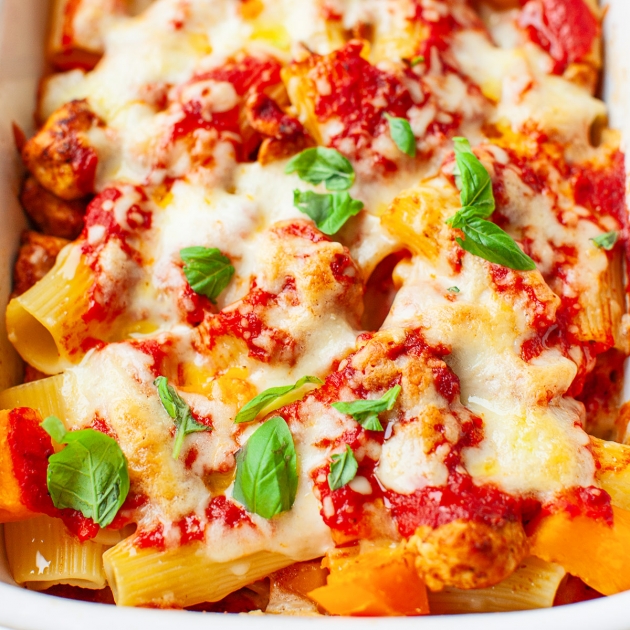 Makaron zapiekany z kurczakiem curry i dynią