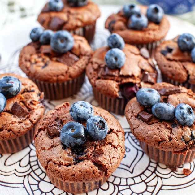 Muffiny czekoladowe z borówkami