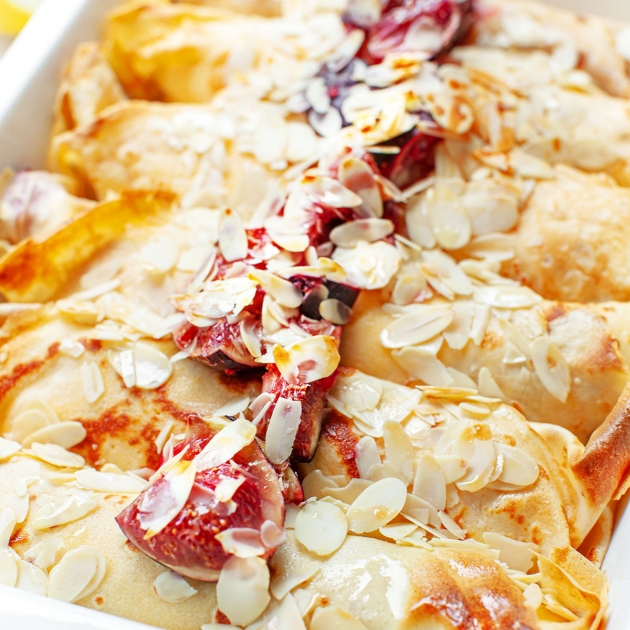 Naleśniki zapiekane z serem i figami