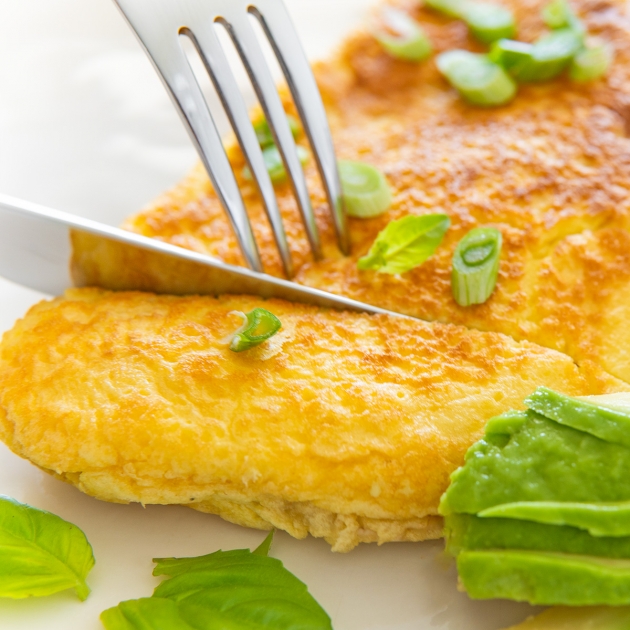 Omlet z serem i pieczarkami