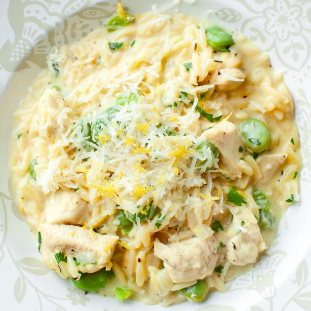 Orzo z kurczakiem i bobem