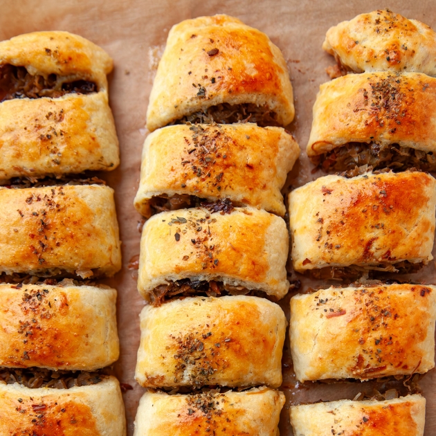 Paszteciki z ciasta twarogowego z kapustą i grzybami