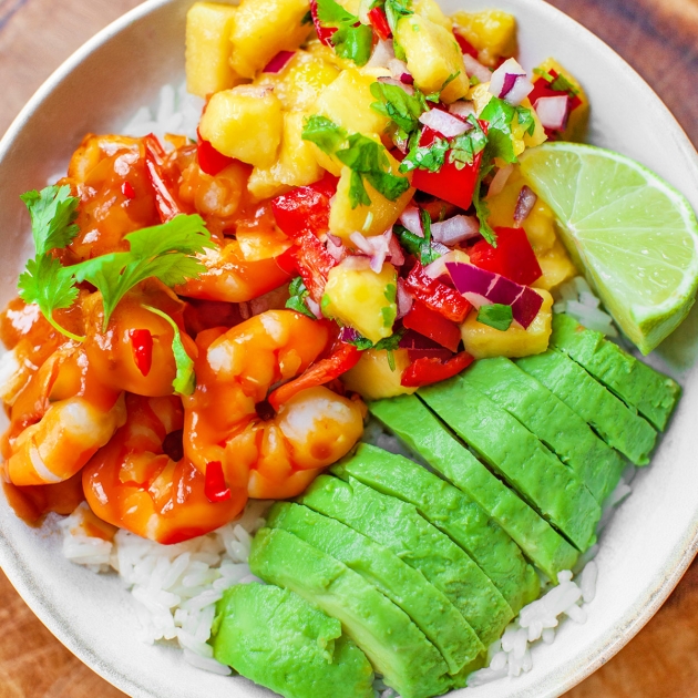 Poke bowl z krewetkami sweet chili
