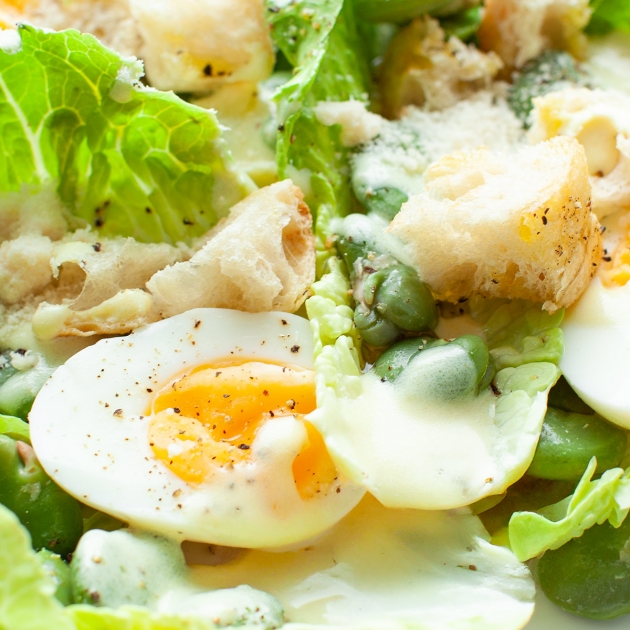 Sałatka Cezar z bobem