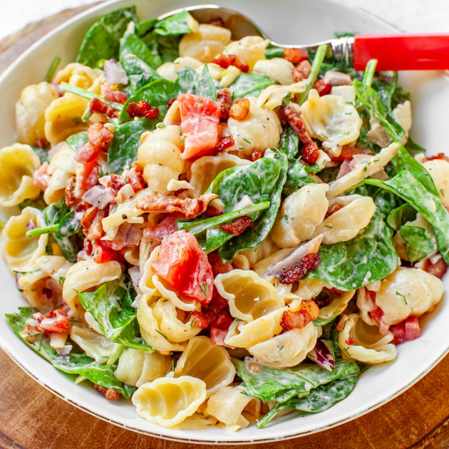 Sałatka makaronowa BLT