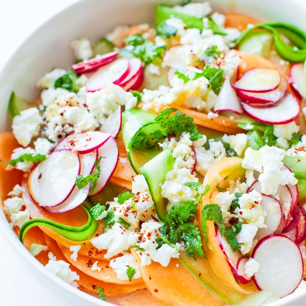 Sałatka z melona, ogórka i fety