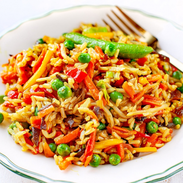 Stir-fry z warzywami i ryżem