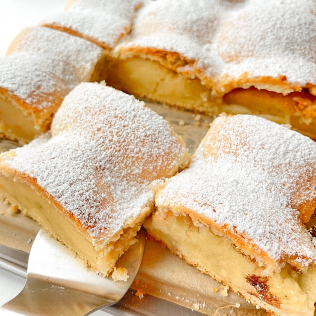 Szarlotka z połówkami jabłek