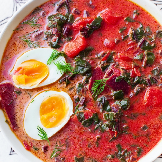 Zupa botwinkowa z jajkiem