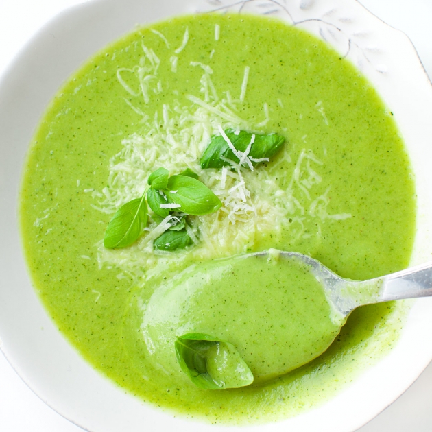 Zupa krem z cukinii z bazylią