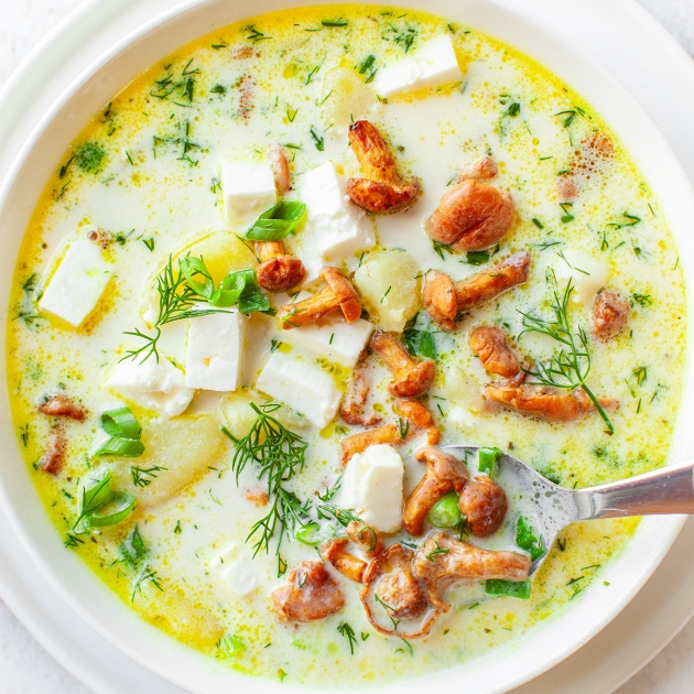 Zupa z kurkami i fetą