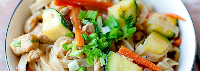 pic Makaron Chiński Z Kurczakiem Kwestia Smaku stir fry z makaronem ryzowym