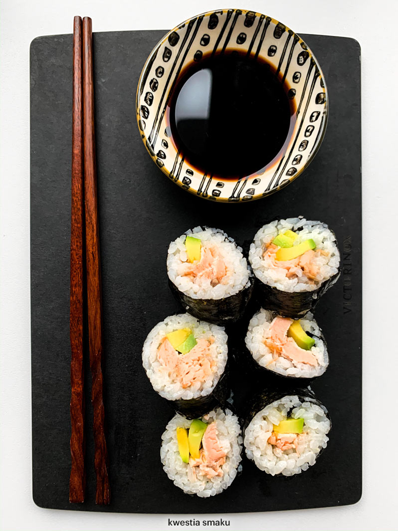 "Sushi" z pieczonym łososiem teriyaki