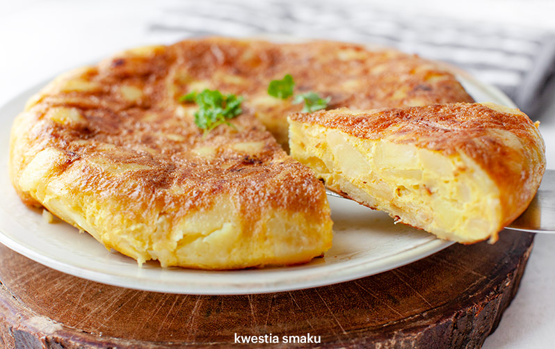 Tortilla de patatas - hiszpańska tortilla z ziemniakami